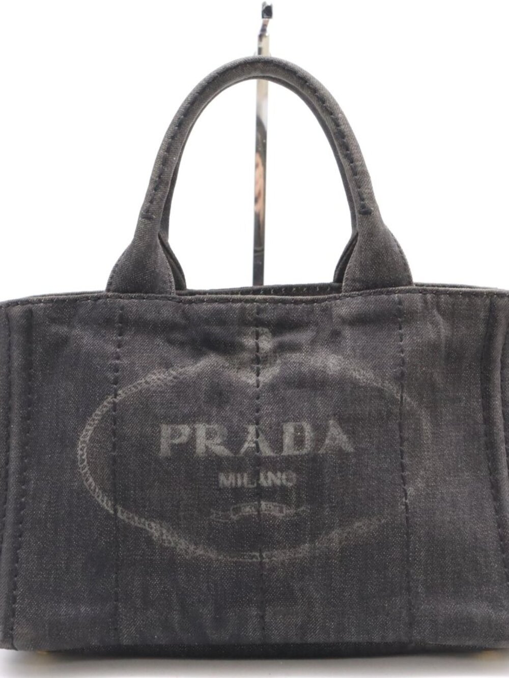 Prada Canapa